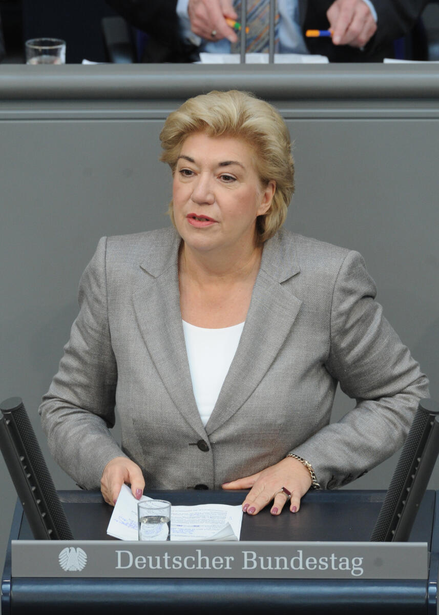Strothmann, Lena Lena Strothmann, CDU/CSU, Bundestagsabgeordnete, Abgeordnete, Mitglied des Deutschen Bundestages, MdB, Rede, Deutscher Bundestag, 237. Sitzung, Top 3, Thema: Mittelstandspolitik, Redner 8.; Rednerpult.