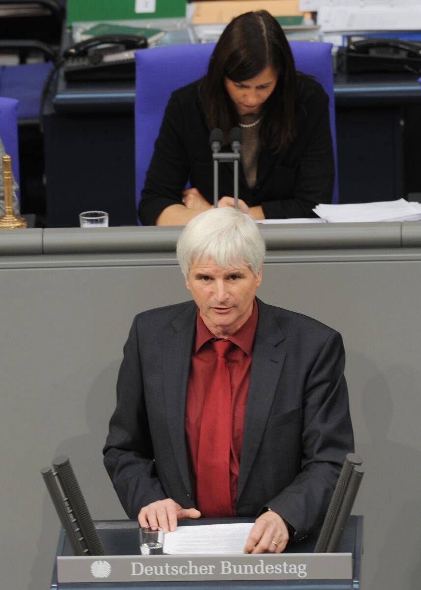 Selle, Johannes; Göring-Eckardt, Katrin Johannes Selle, CDU/CSU, Bundestagsabgeordneter, Abgeordneter, Mitglied des Deutschen Bundestages, MdB, Rede, Deutscher Bundestag, 133. Sitzung, TOP 4, Thema: Rüstungsexport, Vorsitz: Bundestagsvizepräsidentin Katrin Göring-Eckardt, Bündnis 90/Die Grünen.; Rednerpult.