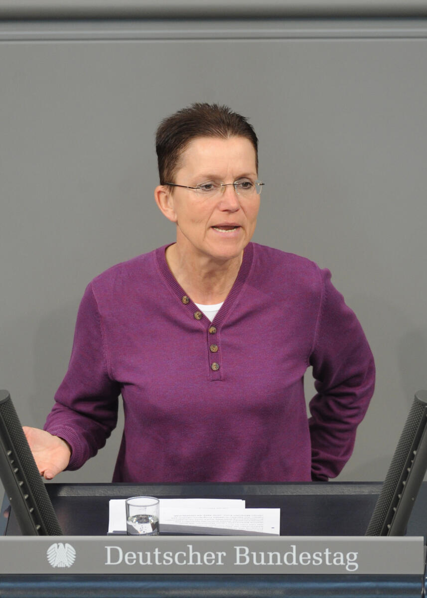 Dr. Petra Sitte, DIE LINKE, Bundestagsabgeordnete, Abgeordnete, Mitglied des Deutschen Bundestages, MdB, Rede, Deutscher Bundestag, 231. Sitzung, Top 3, Thema: Förderung von Forschung und Innovation, Redner 4.; Rednerpult. Sitte, Petra Dr. Petra Sitte, DIE LINKE, Bundestagsabgeordnete, Abgeordnete, Mitglied des Deutschen Bundestages, MdB, Rede, Deutscher Bundestag, 231. Sitzung, Top 3, Thema: Förderung von Forschung und Innovation, Redner 4.; Rednerpult.