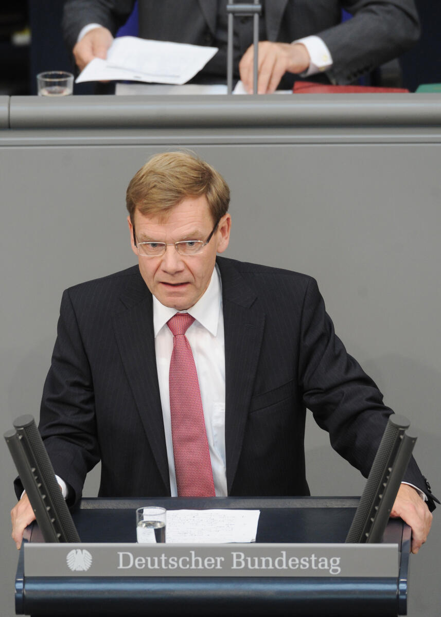 Wadephul, Johann Dr. Johann Wadephul, CDU/CSU, Bundestagsabgeordneter, Abgeordneter, Mitglied des Deutschen Bundestages, MdB, Rede, Deutscher Bundestag, 250. Sitzung, Top 5, Thema: G8-Gipfel und Europäischer Rat, Redner 13.; Rednerpult.