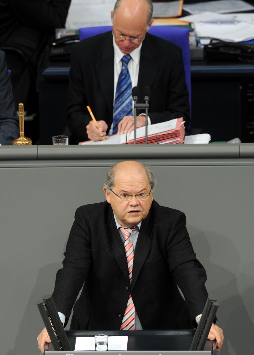 Jerzy Montag, Bundestagsabgeordneter, Abgeordneter, Mitglied des Deutschen Bundestages, MdB, Rede, Deutscher Bundestag, 105. Sitzung, TOP 3, Thema: Präimplantationsdiagnostik, Vorsitz: Bundestagspräsident Prof. Dr. Norbert Lammert, CDU/CSU.; Rednerpult. Montag, Jerzy; Lammert, Norbert Jerzy Montag, Bundestagsabgeordneter, Abgeordneter, Mitglied des Deutschen Bundestages, MdB, Rede, Deutscher Bundestag, 105. Sitzung, TOP 3, Thema: Präimplantationsdiagnostik, Vorsitz: Bundestagspräsident Prof. Dr. Norbert Lammert, CDU/CSU.; Rednerpult.