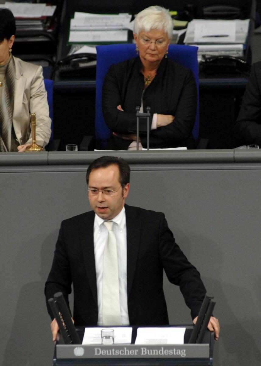 Patrick Meinhardt, FDP, Bundestagsabgeordneter, Abgeordneter, Mitglied des Deutschen Bundestages, MdB, Rede, Deutscher Bundestag, 78. Sitzung, ZP 5, Thema: Aktuelle Stunde: wissenschaftlicher Nachwuchs, Vorsitz: Bundestagsvizepräsidentin Gerda Hasselfeldt, CDU/CSU.; Rednerpult. Meinhardt, Patrick; Hasselfeldt, Gerda Patrick Meinhardt, FDP, Bundestagsabgeordneter, Abgeordneter, Mitglied des Deutschen Bundestages, MdB, Rede, Deutscher Bundestag, 78. Sitzung, ZP 5, Thema: Aktuelle Stunde: wissenschaftlicher Nachwuchs, Vorsitz: Bundestagsvizepräsidentin Gerda Hasselfeldt, CDU/CSU.; Rednerpult.