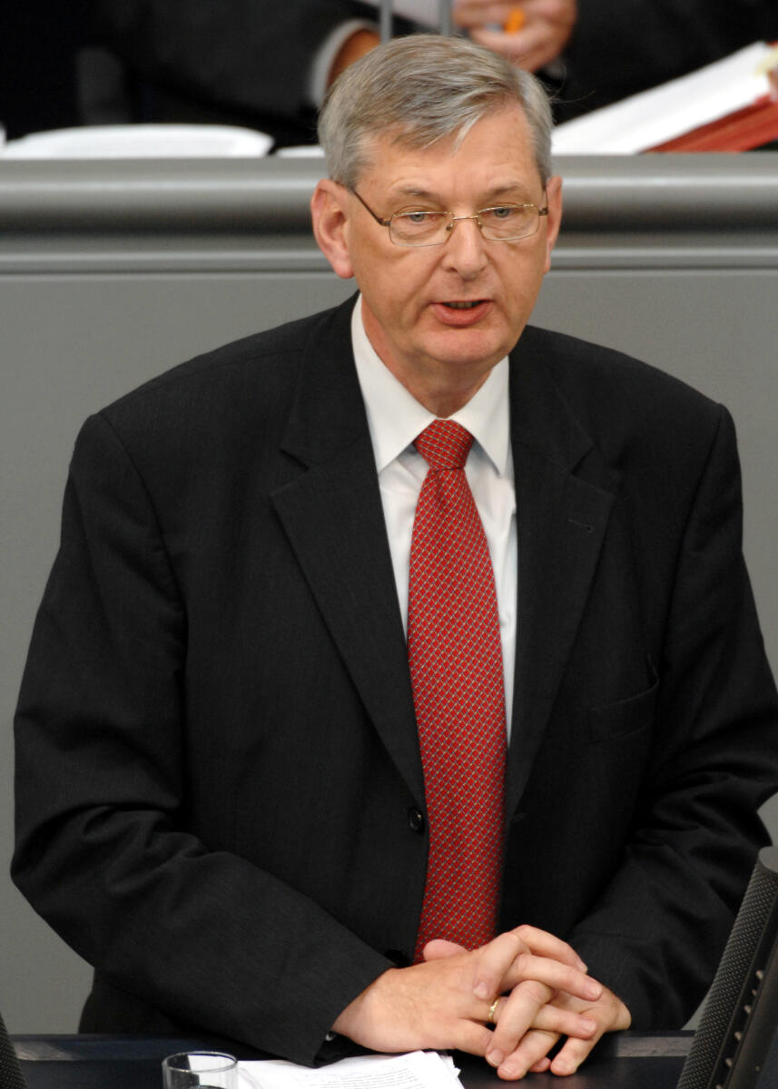 Karl Schiewerling, CDU/CSU, Bundestagsabgeordneter, Abgeordneter, Mitglied des Deutschen Bundestages, MdB, Rede, Deutscher Bundestag, 49. Sitzung, TOP 3, Thema: Verfassungskonformität der Jobcenter, Redner 5.; Rednerpult. Schiewerling, Karl Karl Schiewerling, CDU/CSU, Bundestagsabgeordneter, Abgeordneter, Mitglied des Deutschen Bundestages, MdB, Rede, Deutscher Bundestag, 49. Sitzung, TOP 3, Thema: Verfassungskonformität der Jobcenter, Redner 5.; Rednerpult.
