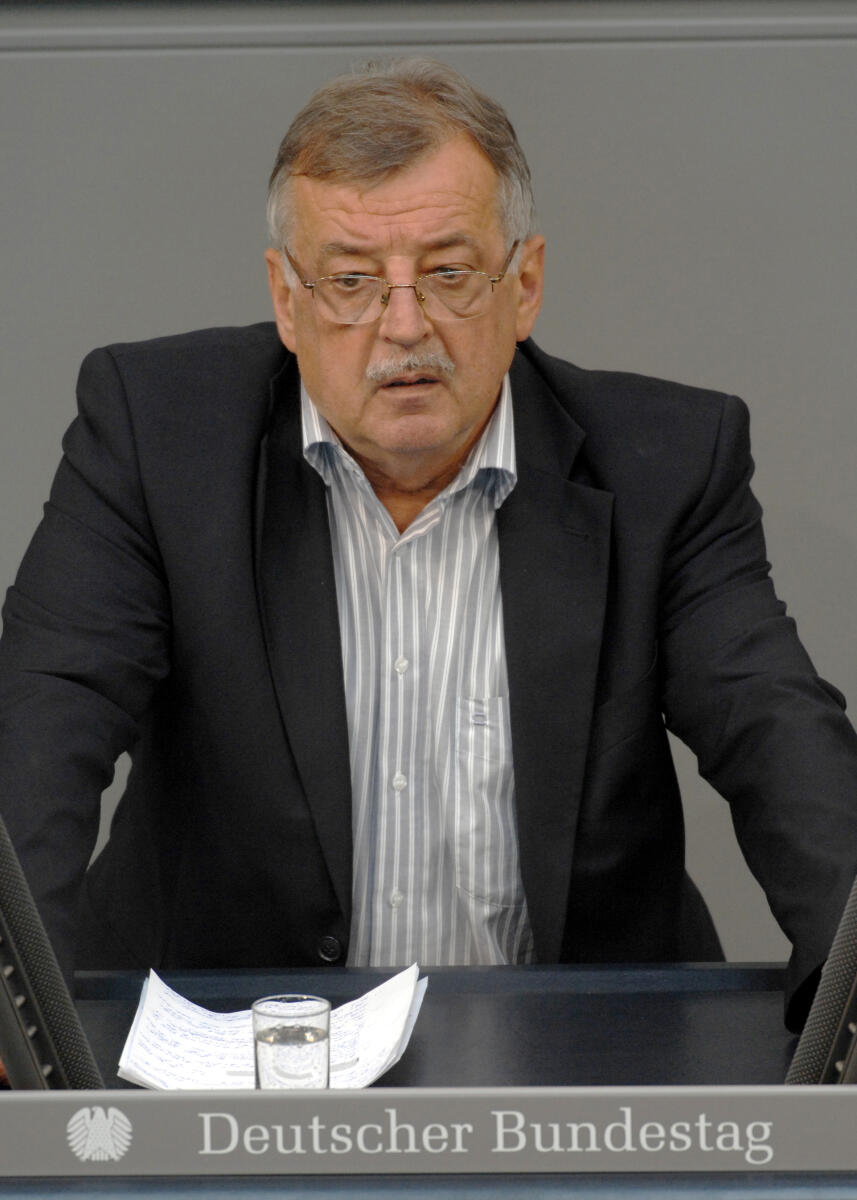 Ottmar Schreiner, SPD, Bundestagsabgeordneter, Abgeordneter, Mitglied des Deutschen Bundestages, MdB, Rede, Deutscher Bundestag, 49. Sitzung, TOP 4, Thema: Arbeits- und Beschäftigungsbedingungen, Redner 2.; Rednerpult. Schreiner, Ottmar Ottmar Schreiner, SPD, Bundestagsabgeordneter, Abgeordneter, Mitglied des Deutschen Bundestages, MdB, Rede, Deutscher Bundestag, 49. Sitzung, TOP 4, Thema: Arbeits- und Beschäftigungsbedingungen, Redner 2.; Rednerpult.
