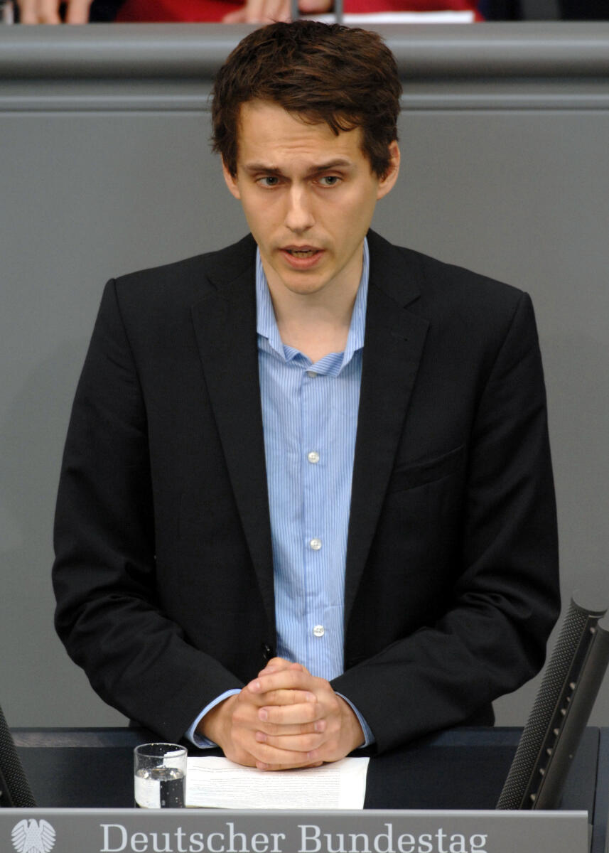 Sven-Christian Kindler, Bündnis 90/Die Grünen, Bundestagsabgeordneter, Abgeordneter, Mitglied des Deutschen Bundestages, MdB, Rede, Deutscher Bundestag, 51. Sitzung, TOP 2, Thema: Haushaltspolitik, Redner 9.; Rednerpult. Kindler, Sven-Christian Sven-Christian Kindler, Bündnis 90/Die Grünen, Bundestagsabgeordneter, Abgeordneter, Mitglied des Deutschen Bundestages, MdB, Rede, Deutscher Bundestag, 51. Sitzung, TOP 2, Thema: Haushaltspolitik, Redner 9.; Rednerpult.