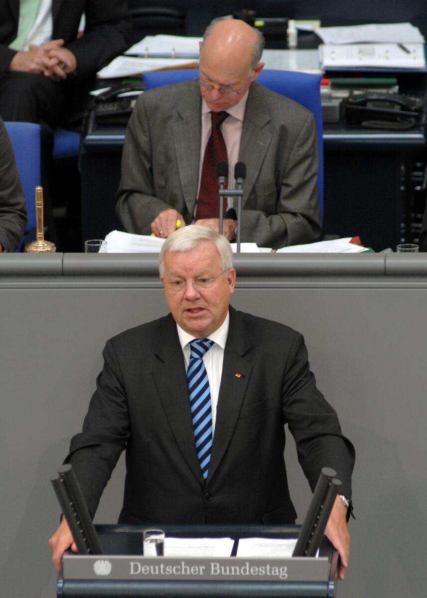 Dr. Michael Fuchs, CDU/CSU, Bundestagsabgeordneter, Abgeordneter, Mitglied des Deutschen Bundestages, MdB, Rede, Deutscher Bundestag, 51. Sitzung, ZP 1, Thema: Aufschwung in Deutschland, Vorsitz: Bundestagspräsident Prof. Dr. Norbert Lammert, CDU/CSU.; Rednerpult. Fuchs, Michael; Lammert, Norbert Dr. Michael Fuchs, CDU/CSU, Bundestagsabgeordneter, Abgeordneter, Mitglied des Deutschen Bundestages, MdB, Rede, Deutscher Bundestag, 51. Sitzung, ZP 1, Thema: Aufschwung in Deutschland, Vorsitz: Bundestagspräsident Prof. Dr. Norbert Lammert, CDU/CSU.; Rednerpult.