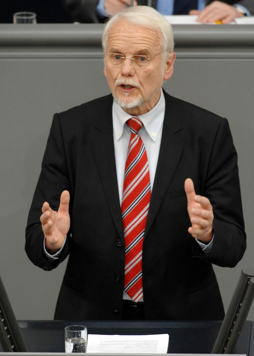 Börnsen, Wolfgang Wolfgang Börnsen, CDU/CSU, Bundestagsabgeordneter, Abgeordneter, Mitglied des Deutschen Bundestages, MdB, Rede, Deutscher Bundestag, 30. Sitzung, TOP I.9, Epl 04, Thema: Haushaltsgesetz 2010, Bundeskanzleramt, Redner 10.; Rednerpult.