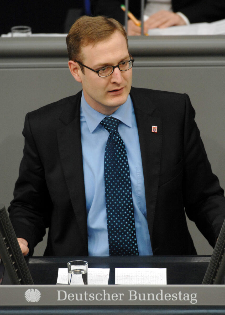 Björn Sänger, FDP, Bundestagsabgeordneter, Abgeordneter, Mitglied des Deutschen Bundestages, MdB, Rede, Deutscher Bundestag, 22. Sitzung, TOP 4, Thema: Bankenhaftung für die Finanzkrise, Redner 8.; Rednerpult. Sänger, Björn Björn Sänger, FDP, Bundestagsabgeordneter, Abgeordneter, Mitglied des Deutschen Bundestages, MdB, Rede, Deutscher Bundestag, 22. Sitzung, TOP 4, Thema: Bankenhaftung für die Finanzkrise, Redner 8.; Rednerpult.