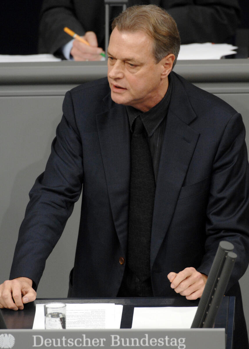 Dr. Frithjof Schmidt, Bündnis 90/Die Grünen, Bundestagsabgeordneter, Abgeordneter, Mitglied des Deutschen Bundestages, MdB, Rede, Deutscher Bundestag, 22. Sitzung, TOP 3, Thema: Deutsches Afghanistan-Engagement ISAF-Antrag, Redner 6.; Rednerpult. Schmidt, Frithjof Dr. Frithjof Schmidt, Bündnis 90/Die Grünen, Bundestagsabgeordneter, Abgeordneter, Mitglied des Deutschen Bundestages, MdB, Rede, Deutscher Bundestag, 22. Sitzung, TOP 3, Thema: Deutsches Afghanistan-Engagement ISAF-Antrag, Redner 6.; Rednerpult.