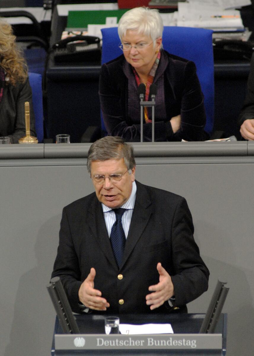 Dr. Peter Danckert, SPD, Bundestagsabgeordneter, Abgeordneter, Mitglied des Deutschen Bundestages, MdB, Rede, Deutscher Bundestag, 14. Sitzung, TOP 2, Epl 07, Thema: Haushaltsgesetz 2010, Justiz, Vorsitz: Bundestagsvizepräsidentin Gerda Hasselfeldt, CDU/CSU.; Rednerpult. Hasselfeldt, Gerda; Danckert, Peter Dr. Peter Danckert, SPD, Bundestagsabgeordneter, Abgeordneter, Mitglied des Deutschen Bundestages, MdB, Rede, Deutscher Bundestag, 14. Sitzung, TOP 2, Epl 07, Thema: Haushaltsgesetz 2010, Justiz, Vorsitz: Bundestagsvizepräsidentin Gerda Hasselfeldt, CDU/CSU.; Rednerpult.