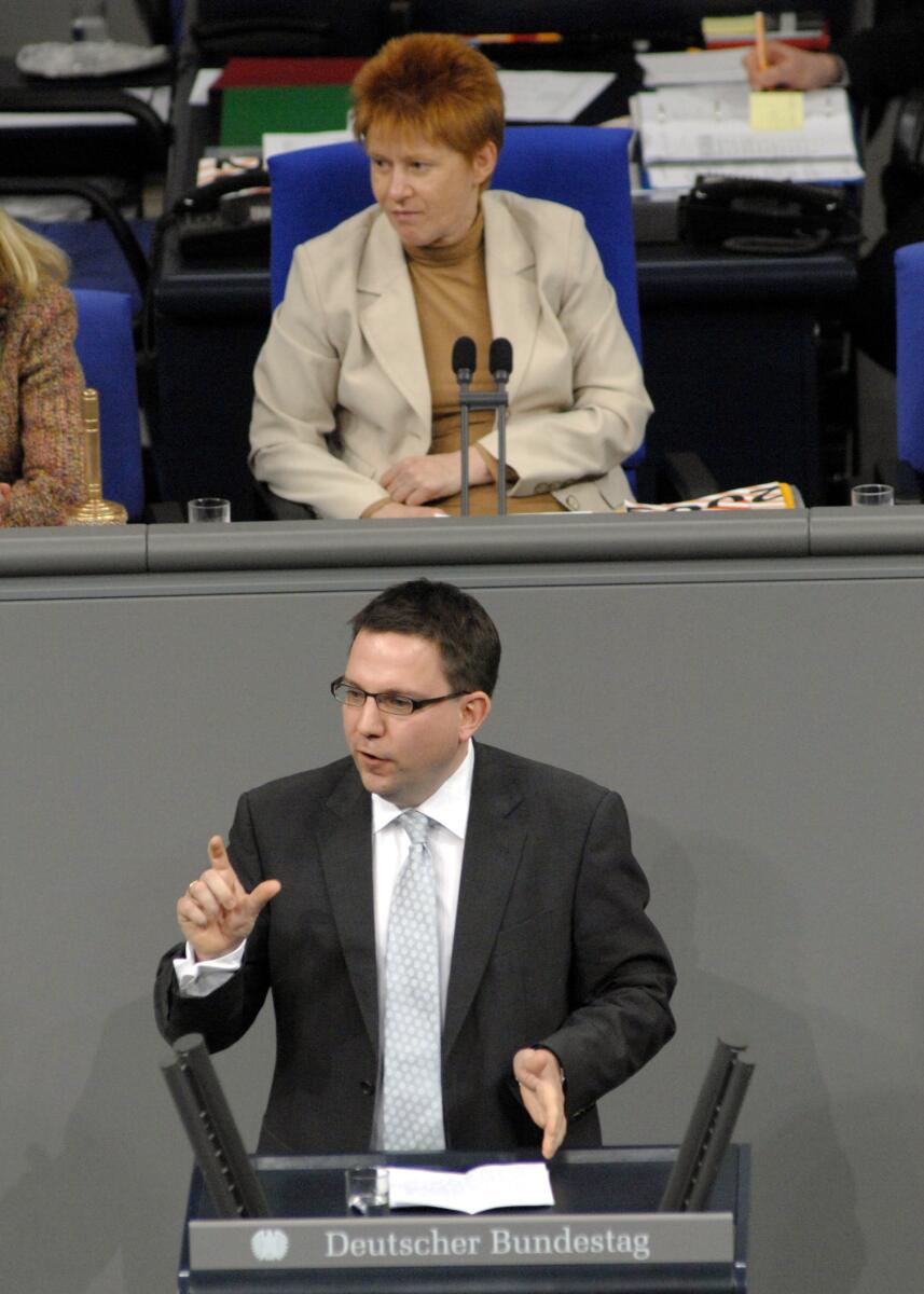 Dr. Stefan Ruppert, FDP, Bundestagsabgeordneter, Abgeordneter, Mitglied des Deutschen Bundestages, MdB, Rede, Deutscher Bundestag, 14. Sitzung, TOP 2, Epl 06, Thema: Haushaltsgesetz 2010, Innen, Vorsitz: Bundestagsvizepräsidentin Petra Pau, DIE LINKE.; Rednerpult. Pau, Petra; Ruppert, Stefan Dr. Stefan Ruppert, FDP, Bundestagsabgeordneter, Abgeordneter, Mitglied des Deutschen Bundestages, MdB, Rede, Deutscher Bundestag, 14. Sitzung, TOP 2, Epl 06, Thema: Haushaltsgesetz 2010, Innen, Vorsitz: Bundestagsvizepräsidentin Petra Pau, DIE LINKE.; Rednerpult.