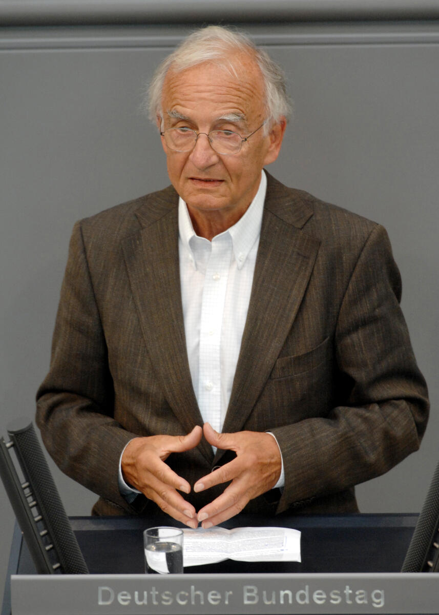Dr. Norman Paech, DIE LINKE., Bundestagsabgeordneter, Abgeordneter, Mitglied des Deutschen Bundestages, MdB, Rede, Deutscher Bundestag, 232. Sitzung, TOP 2, Thema: Frage und Informationsrecht des Bundestages und Rechte eines Untersuchungsausschusses, Redner 4.; Rednerpult. Paech, Norman Dr. Norman Paech, DIE LINKE., Bundestagsabgeordneter, Abgeordneter, Mitglied des Deutschen Bundestages, MdB, Rede, Deutscher Bundestag, 232. Sitzung, TOP 2, Thema: Frage und Informationsrecht des Bundestages und Rechte eines Untersuchungsausschusses, Redner 4.; Rednerpult.