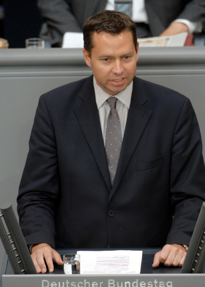Stephan Mayer, CDU/CSU, Bundestagsabgeordneter, Abgeordneter, Mitglied des Deutschen Bundestages, MdB, Rede, Deutscher Bundestag, 230. Sitzung, TOP 7, Thema: Bericht des 1. Untersuchungsausschusses, Redner 9.; Rednerpult. Mayer, Stephan Stephan Mayer, CDU/CSU, Bundestagsabgeordneter, Abgeordneter, Mitglied des Deutschen Bundestages, MdB, Rede, Deutscher Bundestag, 230. Sitzung, TOP 7, Thema: Bericht des 1. Untersuchungsausschusses, Redner 9.; Rednerpult.