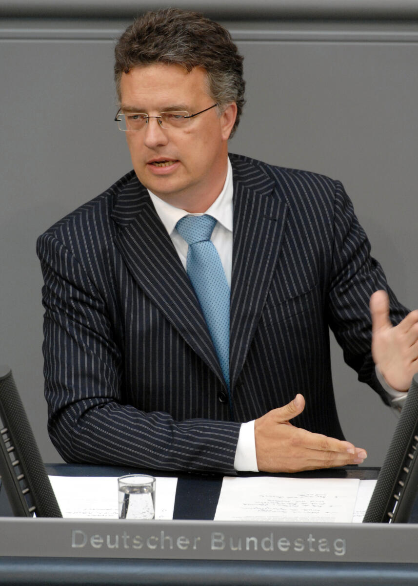 Markus Löning, FDP, Bundestagsabgeordneter, Abgeordneter, Mitglied des Deutschen Bundestages, MdB, Rede, Deutscher Bundestag, 229. Sitzung, TOP 3, Thema: Vetrag von Lissabon, Redner 2.; Rednerpult. Löning, Markus Markus Löning, FDP, Bundestagsabgeordneter, Abgeordneter, Mitglied des Deutschen Bundestages, MdB, Rede, Deutscher Bundestag, 229. Sitzung, TOP 3, Thema: Vetrag von Lissabon, Redner 2.; Rednerpult.