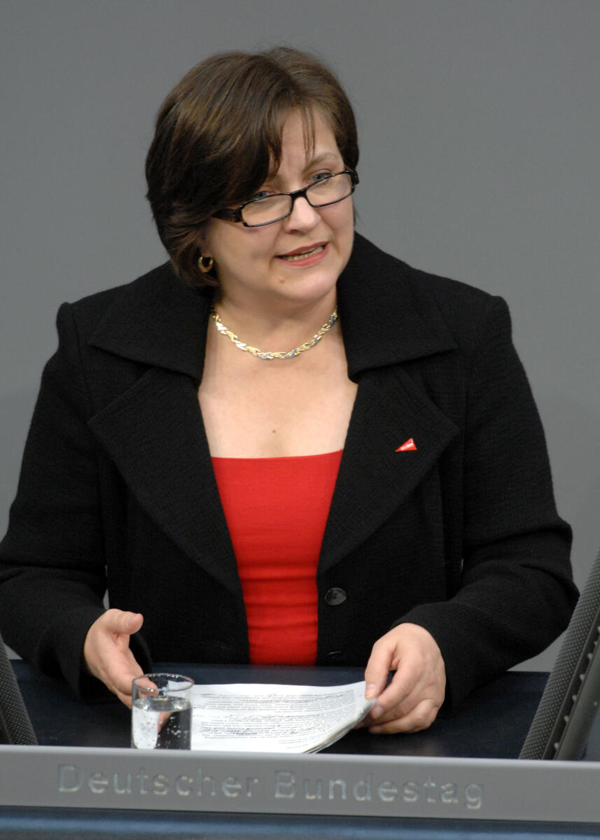 Karin Binder, DIE LINKE., Bundestagsabgeordnete, Abgeordnete, Mitglied des Deutschen Bundestages, MdB, Rede, Deutscher Bundestag, 214. Sitzung, TOP 4, Thema: Verbraucherschutz bei Telefonwerbung, Redner 4.; Rednerpult. Binder, Karin Karin Binder, DIE LINKE., Bundestagsabgeordnete, Abgeordnete, Mitglied des Deutschen Bundestages, MdB, Rede, Deutscher Bundestag, 214. Sitzung, TOP 4, Thema: Verbraucherschutz bei Telefonwerbung, Redner 4.; Rednerpult.