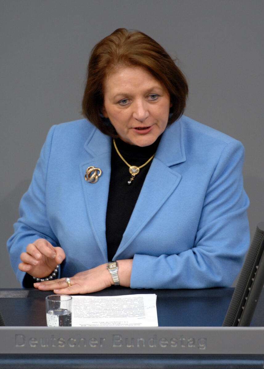 Leutheusser-Schnarrenberger, Sabine Sabine Leutheusser-Schnarrenberger, FDP, Bundestagsabgeordnete, Abgeordnete, Mitglied des Deutschen Bundestages, MdB, Rede, Deutscher Bundestag, 214. Sitzung, TOP 4, Thema: Verbraucherschutz bei Telefonwerbung, Redner 2.; Rednerpult.