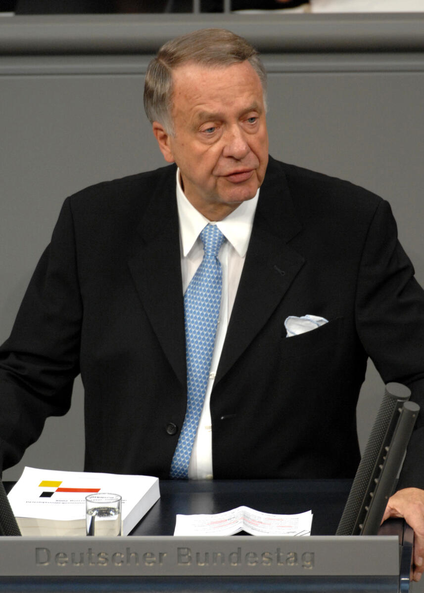 Bernd Neumann, St. Min., CDU/CSU, Bundestagsabgeordneter, Abgeordneter, Mitglied des Deutschen Bundestages, MdB, Rede, Deutscher Bundestag, 208. Sitzung, TOP 3, Thema: Medien- und Kommunikationsbericht 2008, Redner 1.; Rednerpult. Neumann, Bernd Bernd Neumann, St. Min., CDU/CSU, Bundestagsabgeordneter, Abgeordneter, Mitglied des Deutschen Bundestages, MdB, Rede, Deutscher Bundestag, 208. Sitzung, TOP 3, Thema: Medien- und Kommunikationsbericht 2008, Redner 1.; Rednerpult.