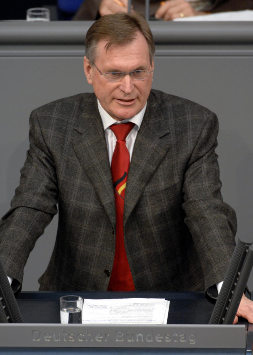 Singhammer, Johannes Johannes Singhammer, CDU/CSU, Bundestagsabgeordneter, Abgeordneter, Mitglied des Deutschen Bundestages, MdB, Rede, Deutscher Bundestag, 208. Sitzung, TOP 19, Thema: Gleichstellungspolitik, Redner 6.; Rednerpult.