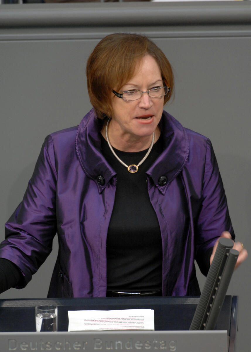 Schewe-Gerigk, Irmingard Irmingard Schewe-Gerigk, Bündnis 90/Die Grünen, Bundestagsabgeordnete, Abgeordnete, Mitglied des Deutschen Bundestages, MdB, Rede, Deutscher Bundestag, 208. Sitzung, TOP 19, Thema: Gleichstellungspolitik, Redner 5.; Rednerpult.