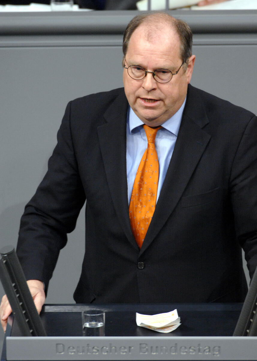 Hartwig Fischer, CDU/CSU, Bundestagsabgeordneter, Abgeordneter, Mitglied des Deutschen Bundestages, MdB, Rede, Deutscher Bundestag, 202. Sitzung, TOP 3, Thema: Entwicklungspolitik, Redner 13.; Rednerpult. Fischer, Hartwig Hartwig Fischer, CDU/CSU, Bundestagsabgeordneter, Abgeordneter, Mitglied des Deutschen Bundestages, MdB, Rede, Deutscher Bundestag, 202. Sitzung, TOP 3, Thema: Entwicklungspolitik, Redner 13.; Rednerpult.
