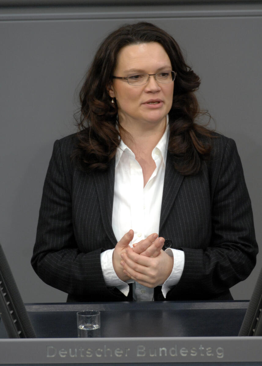 Andrea Nahles, SPD, Bundestagsabgeordnete, Abgeordnete, Mitglied des Deutschen Bundestages, MdB, Rede, Deutscher Bundestag, 198. Sitzung, TOP 1, Thema: Maßnahmen zur Stärkung von Wachstum und Beschäftigung, Redner 12.; Rednerpult. Nahles, Andrea Andrea Nahles, SPD, Bundestagsabgeordnete, Abgeordnete, Mitglied des Deutschen Bundestages, MdB, Rede, Deutscher Bundestag, 198. Sitzung, TOP 1, Thema: Maßnahmen zur Stärkung von Wachstum und Beschäftigung, Redner 12.; Rednerpult.