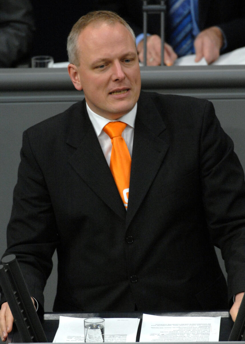 Kelber, Ulrich Ulrich Kelber, SPD, Bundestagsabgeordneter, Abgeordneter, Mitglied des Deutschen Bundestages, MdB, Rede, Deutscher Bundestag, 196. Sitzung, TOP 4 i. V. m. TOP 32, Thema: Europäischer Rat, Sozialprotokoll zu dem Vertrag von Lissabon, Redner 9.; Rednerpult.