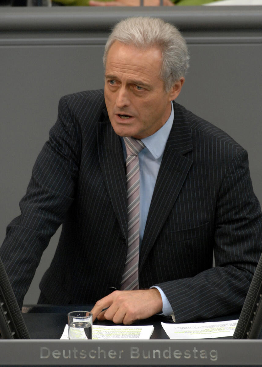 Dr. Peter Ramsauer, CDU/CSU, Bundestagsabgeordneter, Abgeordneter, Mitglied des Deutschen Bundestages, MdB, Rede, Deutscher Bundestag, 189. Sitzung, TOP II.8, Epl 04, Thema: Haushaltsgesetz 2009, Bundeskanzleramt, Redner 9.; Rednerpult. Ramsauer, Peter Dr. Peter Ramsauer, CDU/CSU, Bundestagsabgeordneter, Abgeordneter, Mitglied des Deutschen Bundestages, MdB, Rede, Deutscher Bundestag, 189. Sitzung, TOP II.8, Epl 04, Thema: Haushaltsgesetz 2009, Bundeskanzleramt, Redner 9.; Rednerpult.