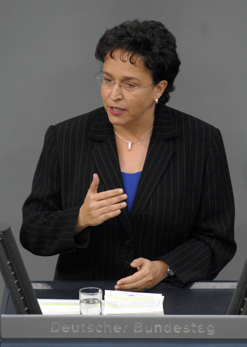 Birgit Homburger, FDP, Bundestagsabgeordnete, Abgeordnete, Mitglied des Deutschen Bundestages, MdB, Rede, Deutscher Bundestag, 181. Sitzung, TOP 1, Thema: Bundeswehreinsatz in Afghanistan (ISAF), Redner 7.; Rednerpult. Homburger, Birgit Birgit Homburger, FDP, Bundestagsabgeordnete, Abgeordnete, Mitglied des Deutschen Bundestages, MdB, Rede, Deutscher Bundestag, 181. Sitzung, TOP 1, Thema: Bundeswehreinsatz in Afghanistan (ISAF), Redner 7.; Rednerpult.