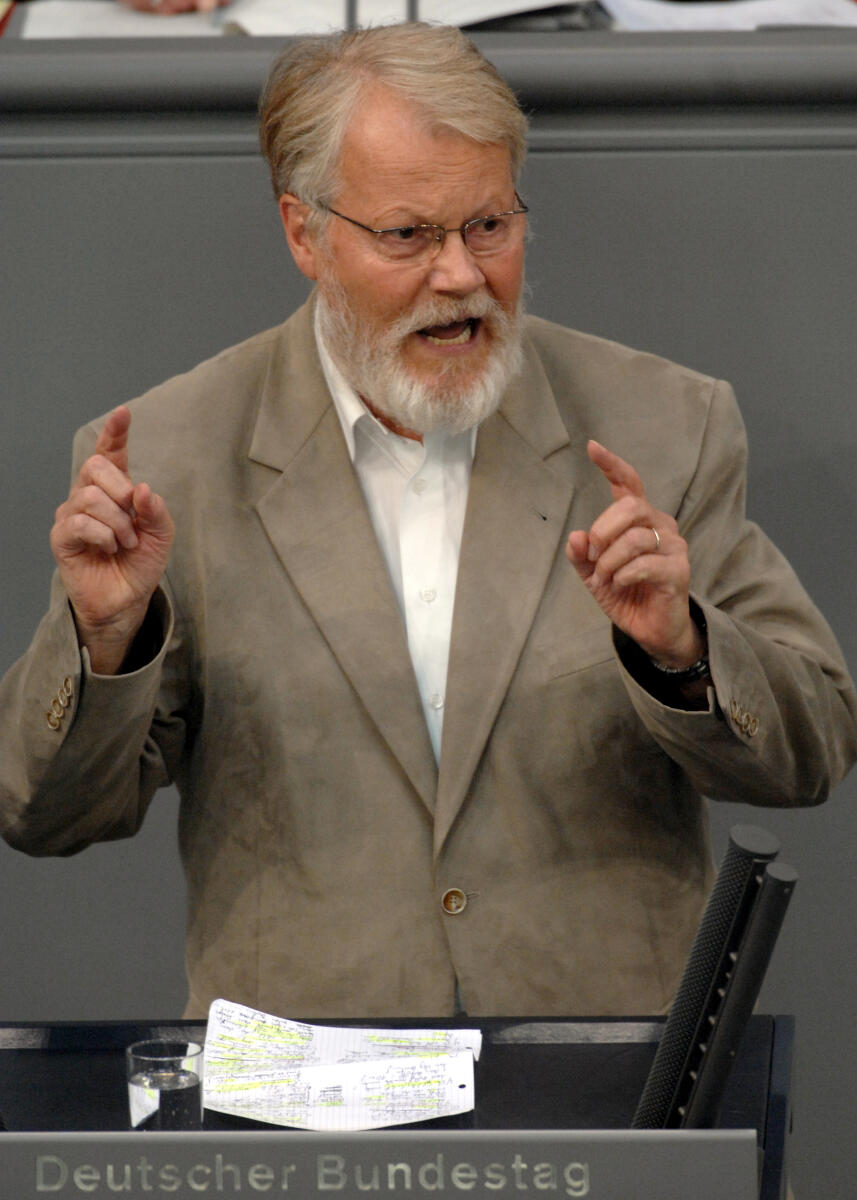 Winfried Nachtwei, Bündnis 90/Die Grünen, Bundestagsabgeordneter, Abgeordneter, Mitglied des Deutschen Bundestages, MdB, Rede, Deutscher Bundestag, 181. Sitzung, TOP 1, Thema: Bundeswehreinsatz in Afghanistan (ISAF), Redner 9.; Rednerpult. Nachtwei, Winfried Winfried Nachtwei, Bündnis 90/Die Grünen, Bundestagsabgeordneter, Abgeordneter, Mitglied des Deutschen Bundestages, MdB, Rede, Deutscher Bundestag, 181. Sitzung, TOP 1, Thema: Bundeswehreinsatz in Afghanistan (ISAF), Redner 9.; Rednerpult.