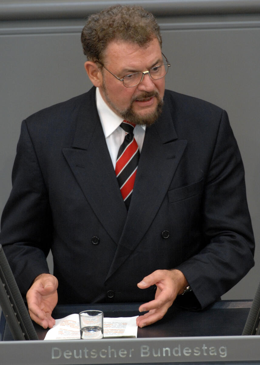 Pflug, Johannes Johannes Pflug, SPD, Bundestagsabgeordneter, Abgeordneter, Mitglied des Deutschen Bundestages, MdB, Rede, Deutscher Bundestag, 172. Sitzung, TOP 6, Thema: China-Politik, Redner 10.; Rednerpult.