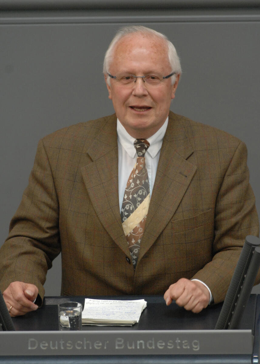 Hagemann, Klaus Klaus Hagemann, SPD, Bundestagsabgeordneter, Abgeordneter, Mitglied des Deutschen Bundestages, MdB, Rede, Deutscher Bundestag, 163. Sitzung, TOP 4, Thema: Forschung und Innovation, Redner 10.; Rednerpult.