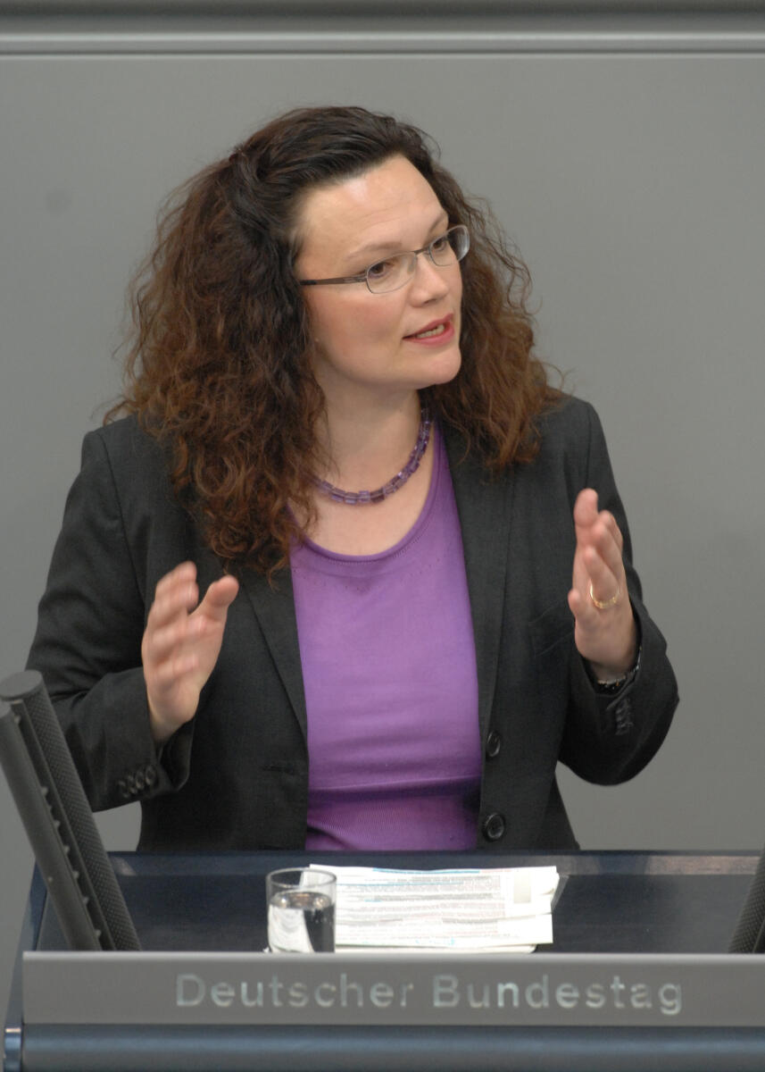 Andrea Nahles, SPD, Bundestagsabgeordnete, Abgeordnete, Mitglied des Deutschen Bundestages, MdB, Rede, Deutscher Bundestag, 160. Sitzung, TOP 4, Thema: Altersteilzeit, Redner 8.; Rednerpult. Nahles, Andrea Andrea Nahles, SPD, Bundestagsabgeordnete, Abgeordnete, Mitglied des Deutschen Bundestages, MdB, Rede, Deutscher Bundestag, 160. Sitzung, TOP 4, Thema: Altersteilzeit, Redner 8.; Rednerpult.