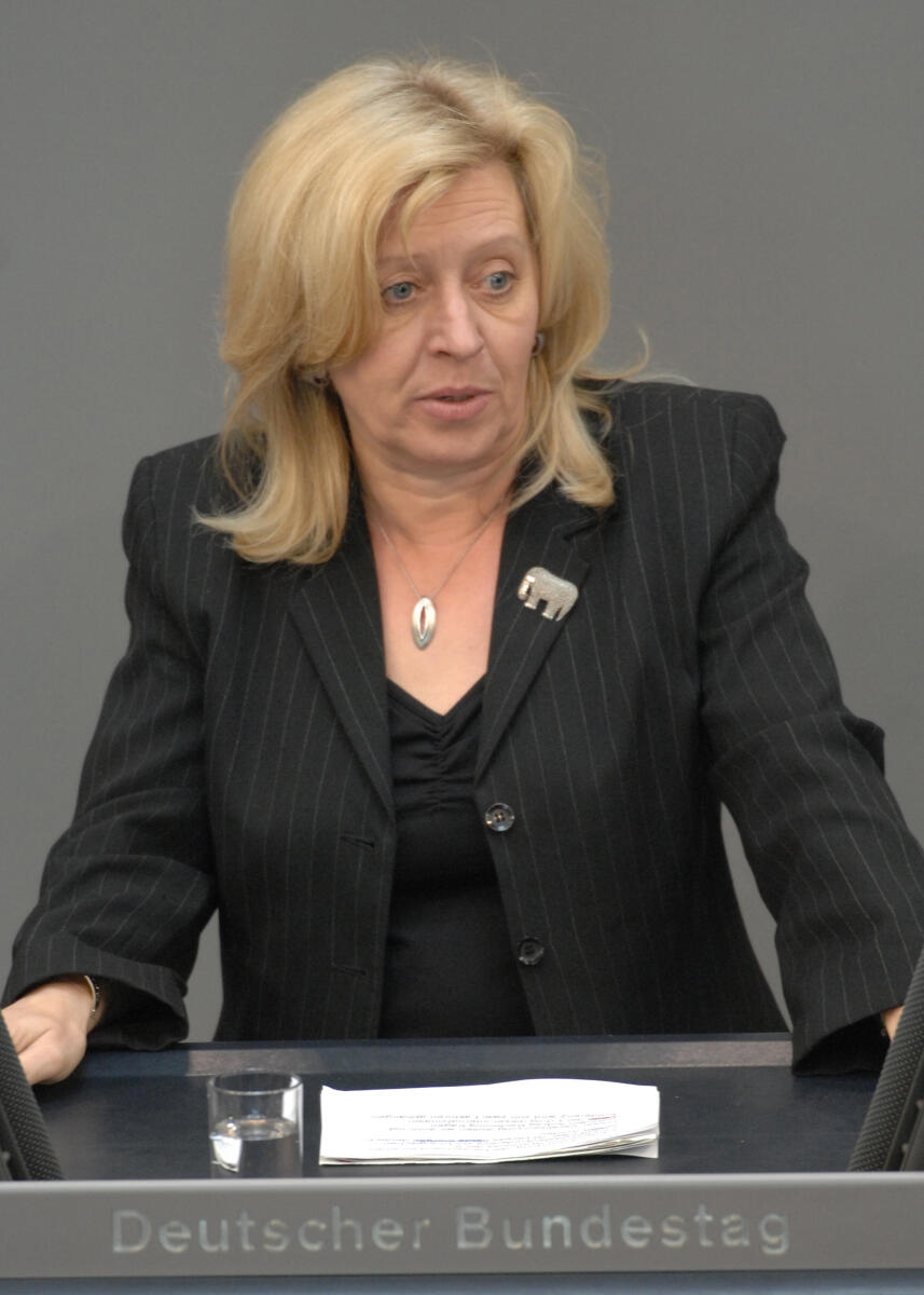Groneberg, Gabriele Gabriele Groneberg, SPD, Bundestagsabgeordnete, Abgeordnete, Mitglied des Deutschen Bundestages, MdB, Rede, Deutscher Bundestag, 160. Sitzung, TOP 3, Thema: Naturschutz, Redner 11.; Rednerpult.