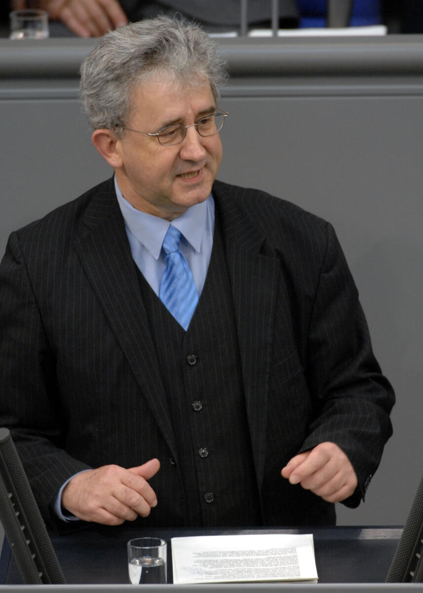 Volker Schneider, DIE LINKE., Bundestagsabgeordneter, Abgeordneter, Mitglied des Deutschen Bundestages, MdB, Rede, Deutscher Bundestag, 148. Sitzung, TOP 4, Thema: Deutsches Wissenschaftssystem, Redner 3.; Rednerpult. Schneider, Volker Volker Schneider, DIE LINKE., Bundestagsabgeordneter, Abgeordneter, Mitglied des Deutschen Bundestages, MdB, Rede, Deutscher Bundestag, 148. Sitzung, TOP 4, Thema: Deutsches Wissenschaftssystem, Redner 3.; Rednerpult.