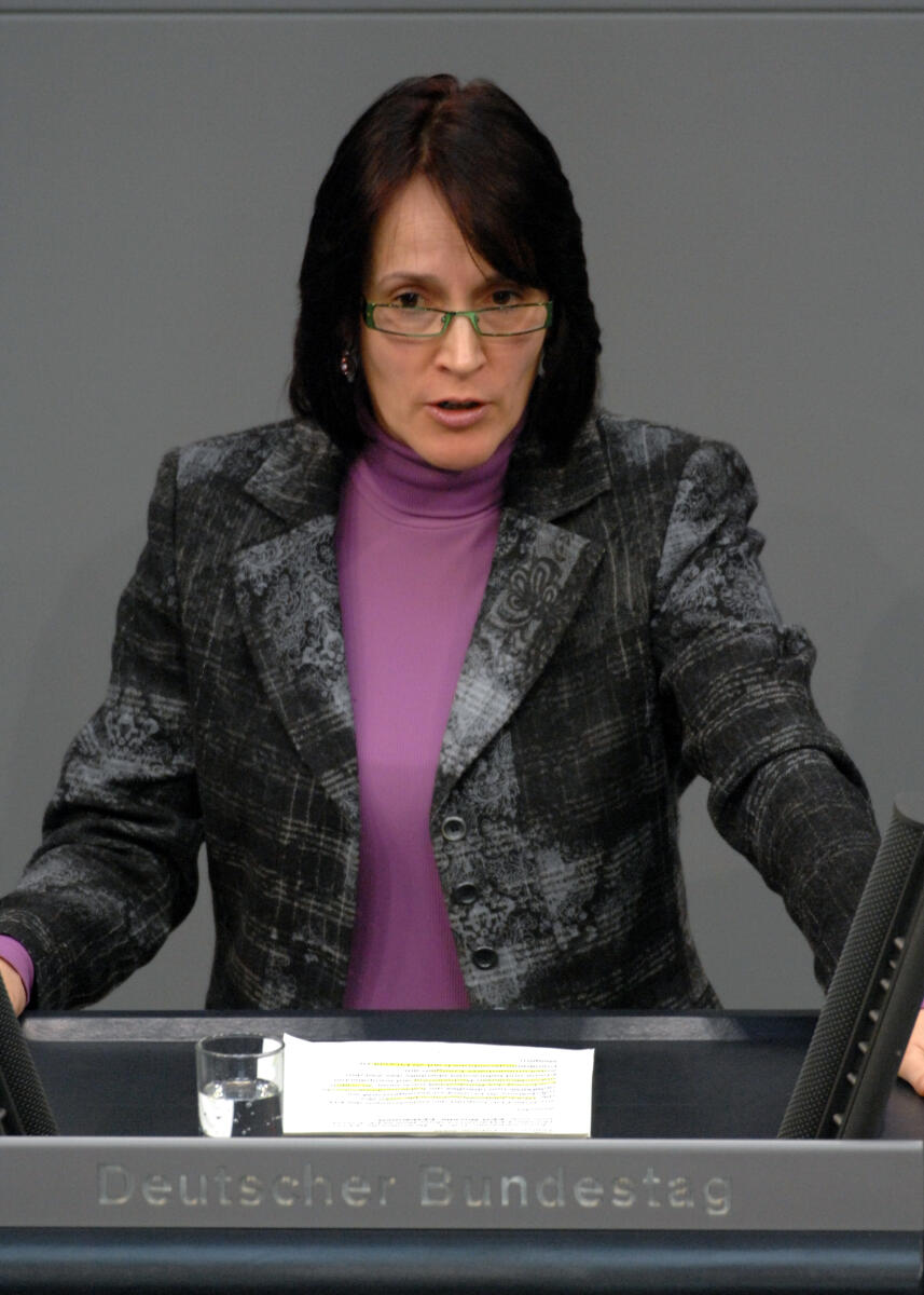 Angelika Brunkhorst, FDP, Bundestagsabgeordnete, Abgeordnete, Mitglied des Deutschen Bundestages, MdB, Rede, Deutscher Bundestag, 145. Sitzung, TOP 4, Thema: Erneuerbare Energien, Redner 8.; Rednerpult. Brunkhorst, Angelika Angelika Brunkhorst, FDP, Bundestagsabgeordnete, Abgeordnete, Mitglied des Deutschen Bundestages, MdB, Rede, Deutscher Bundestag, 145. Sitzung, TOP 4, Thema: Erneuerbare Energien, Redner 8.; Rednerpult.