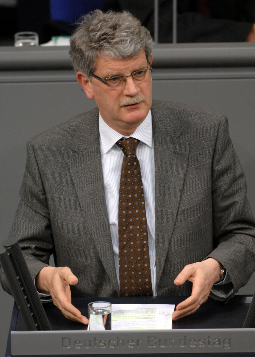 Hans-Michael Goldmann, Bundestagsabgeordneter, Abgeordneter, Mitglied des Deutschen Bundestages, MdB, Rede, Deutscher Bundestag, 142. Sitzung, TOP 4, Thema: Stammzellgesetz, Redner 13.; Rednerpult. Goldmann, Hans-Michael Hans-Michael Goldmann, Bundestagsabgeordneter, Abgeordneter, Mitglied des Deutschen Bundestages, MdB, Rede, Deutscher Bundestag, 142. Sitzung, TOP 4, Thema: Stammzellgesetz, Redner 13.; Rednerpult.