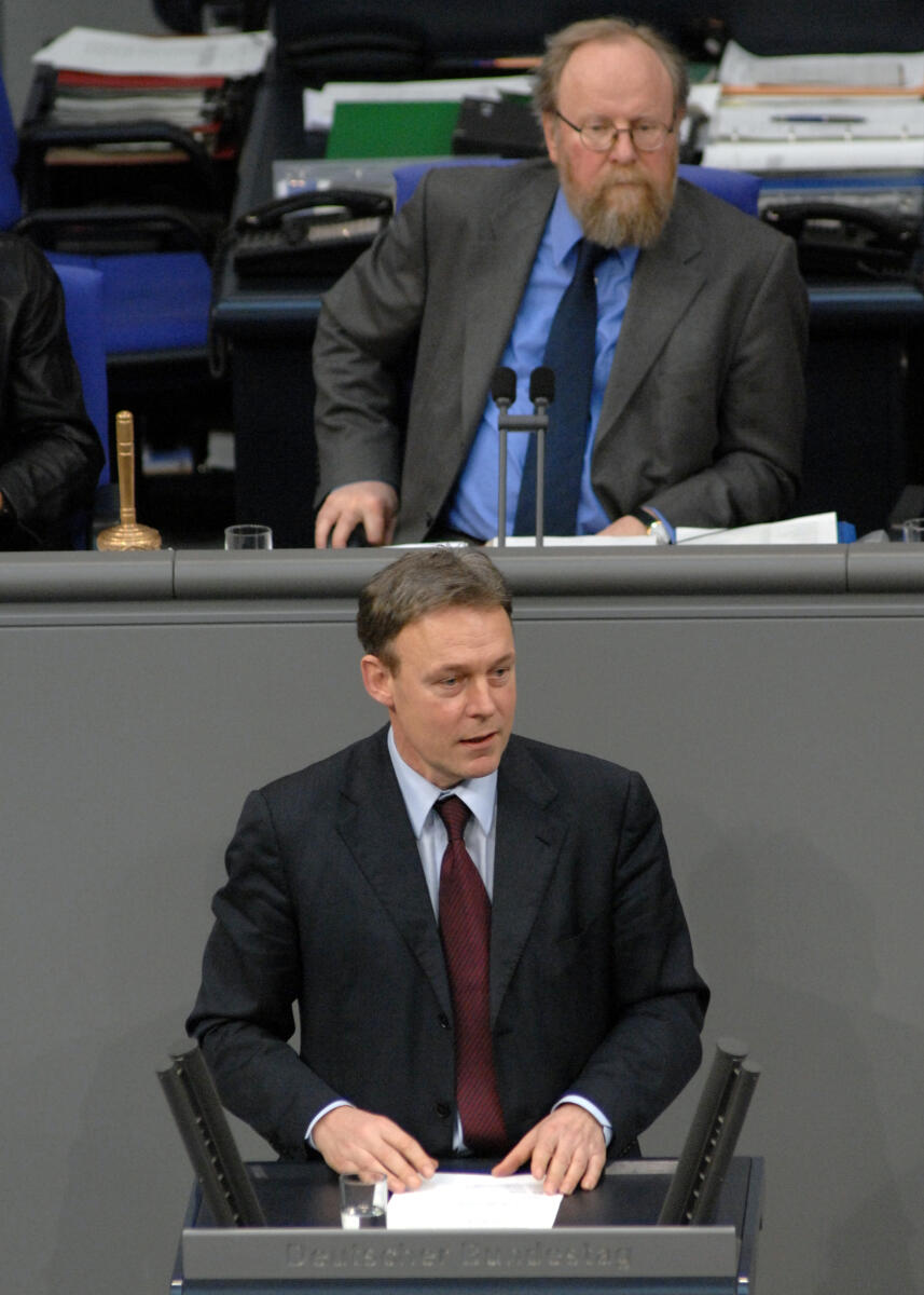 Oppermann, Thomas; Thierse, Wolfgang Thomas Oppermann, (SPD) Bundestagsabgeordneter, Abgeordneter, Mitglied des Deutschen Bundestages, MdB, Rede, Deutscher Bundestag, 142. Sitzung, TOP 4, Thema: Stammzellgesetz, Redner 20, Vorsitz: Bundestagsvizepräsident Dr. h. c. Wolfgang Thierse, SPD.; Rednerpult.
