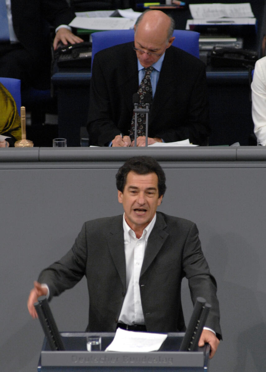 Barthel, Klaus; Lammert, Norbert Klaus Barthel, SPD, Bundestagsabgeordneter,  Abgeordneter, Mitglied des Deutschen Bundestages, MdB, Rede, Deutscher Bundestag, 121. Sitzung, TOP 18,  Thema: Arbeitnehmer-Entsendegesetz. Vorsitz: Bundestagspräsident Dr. Norbert Lammert, CDU/CSU.; Rednerpult.