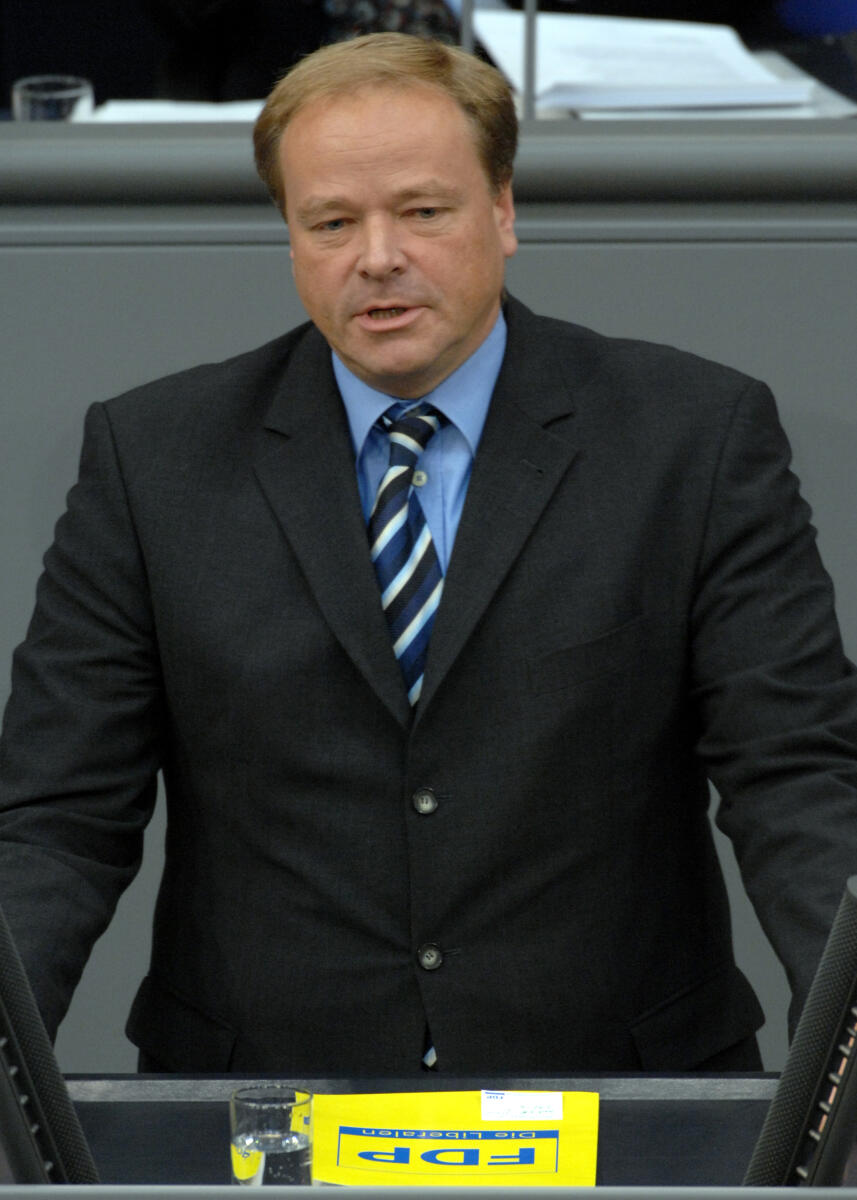 Dirk Niebel, FDP, Bundestagsabgeordneter, Abgeordneter, Mitglied des Deutschen Bundestages, MdB, Rede, Deutscher Bundestag, 118. Sitzung, TOP 3, Thema: Aufschwung, Teilhabe, Wohlstand, Chancen für den Arbeitsmarkt, Redner 2.; Rednerpult. Niebel, Dirk Dirk Niebel, FDP, Bundestagsabgeordneter, Abgeordneter, Mitglied des Deutschen Bundestages, MdB, Rede, Deutscher Bundestag, 118. Sitzung, TOP 3, Thema: Aufschwung, Teilhabe, Wohlstand, Chancen für den Arbeitsmarkt, Redner 2.; Rednerpult.