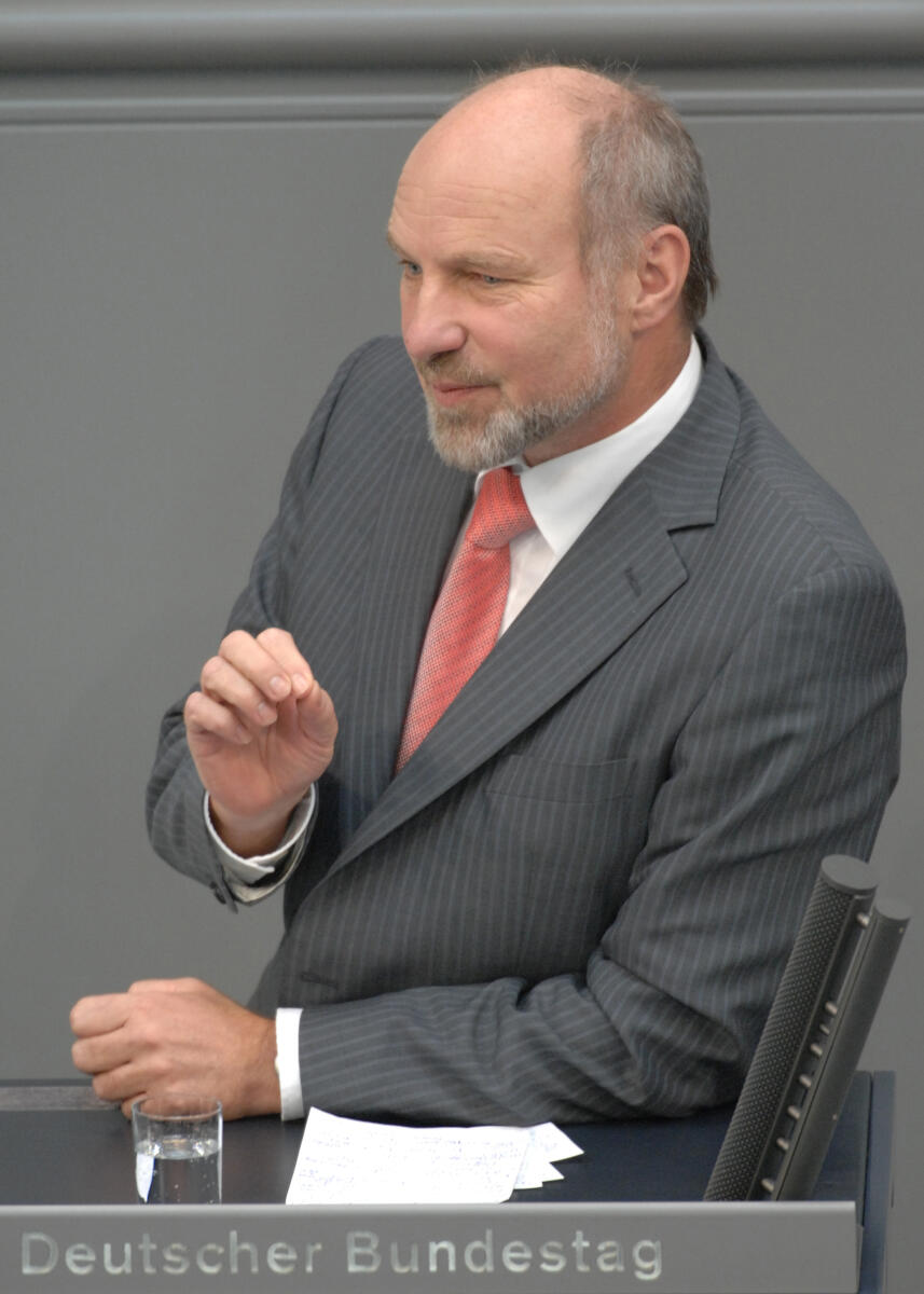 Rainer Arnold, SPD, Bundestagsabgeordneter, Abgeordneter, Mitglied des Deutschen Bundestages, MdB, Rede, Deutscher Bundestag, 115. Sitzung, TOP 3, Thema: Afghanistan-Einsatz, Redner 10.; Rednerpult. Arnold, Rainer Rainer Arnold, SPD, Bundestagsabgeordneter, Abgeordneter, Mitglied des Deutschen Bundestages, MdB, Rede, Deutscher Bundestag, 115. Sitzung, TOP 3, Thema: Afghanistan-Einsatz, Redner 10.; Rednerpult.