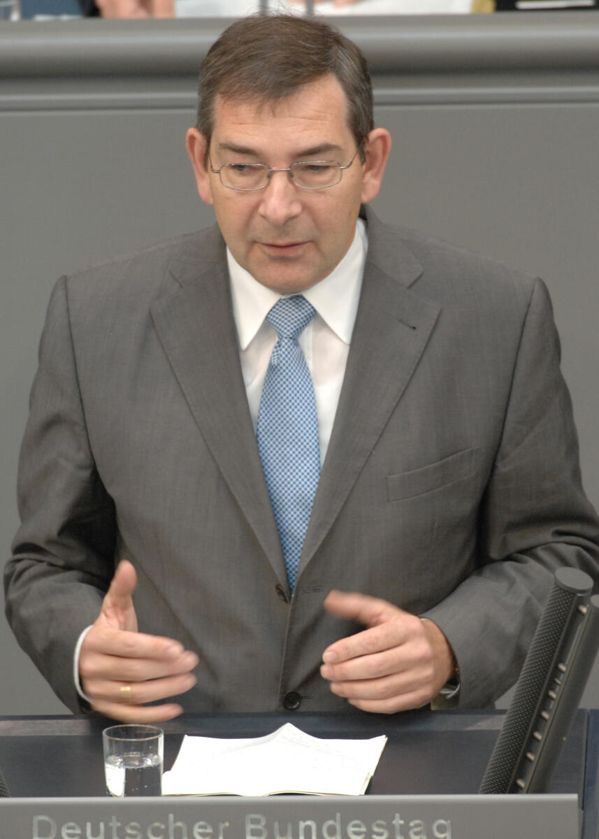 Dr. Christian Ruck, CDU/CSU, Bundestagsabgeordneter, Abgeordneter, Mitglied des Deutschen Bundestages, MdB, Rede, Deutscher Bundestag, 115. Sitzung, TOP 3, Thema: Afghanistan-Einsatz, Redner 11.; Rednerpult. Ruck, Christian Dr. Christian Ruck, CDU/CSU, Bundestagsabgeordneter, Abgeordneter, Mitglied des Deutschen Bundestages, MdB, Rede, Deutscher Bundestag, 115. Sitzung, TOP 3, Thema: Afghanistan-Einsatz, Redner 11.; Rednerpult.