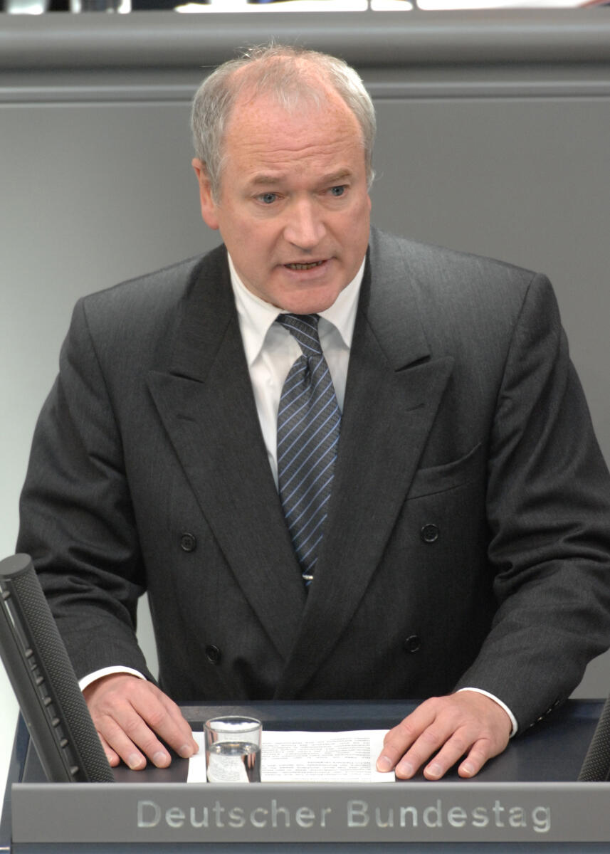 Gert Winkelmeier, fraktionslos, Bundestagsabgeordneter, Abgeordneter, Mitglied des Deutschen Bundestages, MdB, Rede, Deutscher Bundestag, 115. Sitzung, TOP 3, Thema: Afghanistan-Einsatz, Redner 9.; Rednerpult. Winkelmeier, Gert Gert Winkelmeier, fraktionslos, Bundestagsabgeordneter, Abgeordneter, Mitglied des Deutschen Bundestages, MdB, Rede, Deutscher Bundestag, 115. Sitzung, TOP 3, Thema: Afghanistan-Einsatz, Redner 9.; Rednerpult.