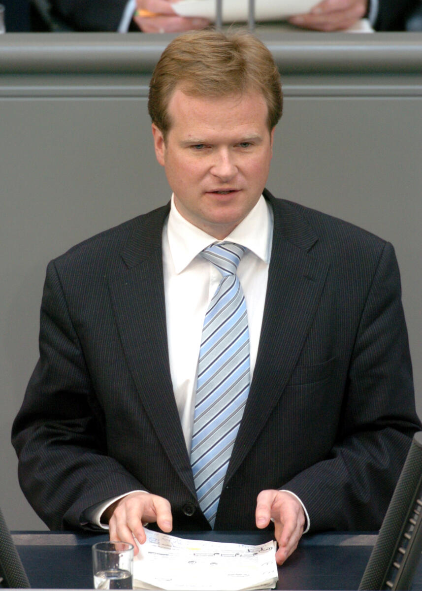 Frank Schwabe, SPD, MdB, Rede im Deutschen Bundestag, Plenarsitzung Nr. 94, TOP 4, Thema: Klimapolitik, Klimaschutz.; Bundestagsabgeordneter, Abgeordneter, Rednerpult, Sitzung, Plenum Schwabe, Frank Frank Schwabe, SPD, MdB, Rede im Deutschen Bundestag, Plenarsitzung Nr. 94, TOP 4, Thema: Klimapolitik, Klimaschutz.; Bundestagsabgeordneter, Abgeordneter, Rednerpult, Sitzung, Plenum