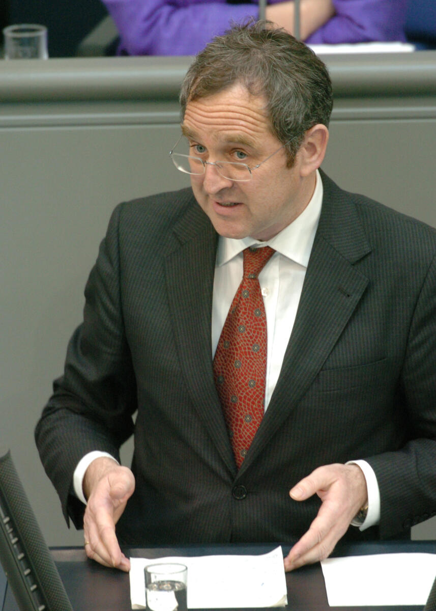 Dr. Reinhard Loske, Bündnis 90/Die Grünen, Bundestagsabgeordneter, Abgeordneter, Mitglied des Deutschen Bundestages, MdB, Rede, Deutscher Bundestag, 91. Sitzung, TOP 3, Thema: Patientenverfügungen.; Rednerpult. Loske, Reinhard Dr. Reinhard Loske, Bündnis 90/Die Grünen, Bundestagsabgeordneter, Abgeordneter, Mitglied des Deutschen Bundestages, MdB, Rede, Deutscher Bundestag, 91. Sitzung, TOP 3, Thema: Patientenverfügungen.; Rednerpult.