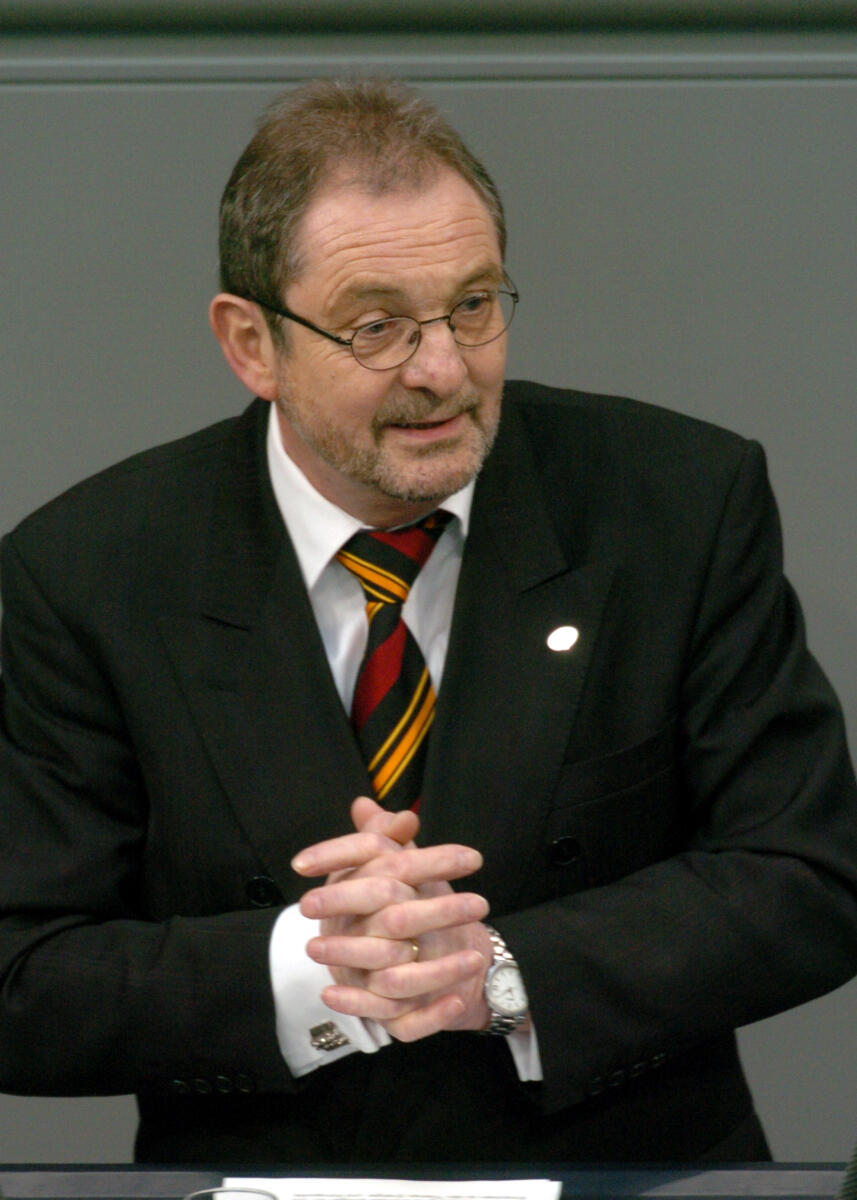 Thul, Hans Peter Hans-Peter Thul, CDU/CSU, Bundestagsabgeordneter, Abgeordneter, Mitglied des Deutschen Bundestages, MdB, Rede, Deutscher Bundestag, 82. Sitzung, TOP 4, ZP 2 und 3, Thema: Reg. Erkl.: Bundeskanzlerin zum Europäischen Rat am 8. und 9. März 2007, Aussprache und Vorlagen, Redner 12.; Rednerpult.