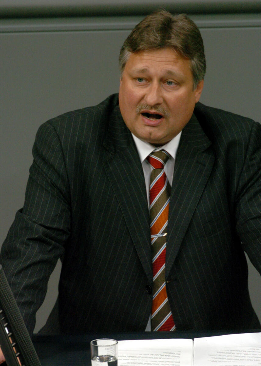 Martin Burkert, SPD, Bundestagsabgeordneter, Abgeordneter, Mitglied des Deutschen Bundestages, MdB, Rede, Deutscher Bundestag, 82. Sitzung, ZP 4 bis 12, Top 9, Thema: Klimaschutz, Kfz-Steuer, Redner 14.; Rednerpult. Burkert, Martin Martin Burkert, SPD, Bundestagsabgeordneter, Abgeordneter, Mitglied des Deutschen Bundestages, MdB, Rede, Deutscher Bundestag, 82. Sitzung, ZP 4 bis 12, Top 9, Thema: Klimaschutz, Kfz-Steuer, Redner 14.; Rednerpult.