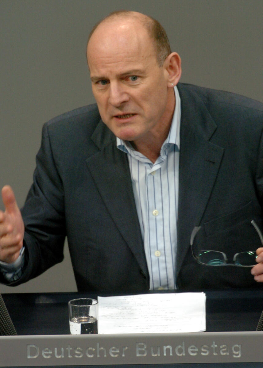 Hermann, Winfried Winfried Hermann, Bündnis 90/Die Grünen, Bundestagsabgeordneter, Abgeordneter, Mitglied des Deutschen Bundestages, MdB, Rede, Deutscher Bundestag, 82. Sitzung, ZP 4 bis 12, Top 9, Thema: Klimaschutz, Kfz-Steuer, Redner 07.; Rednerpult.