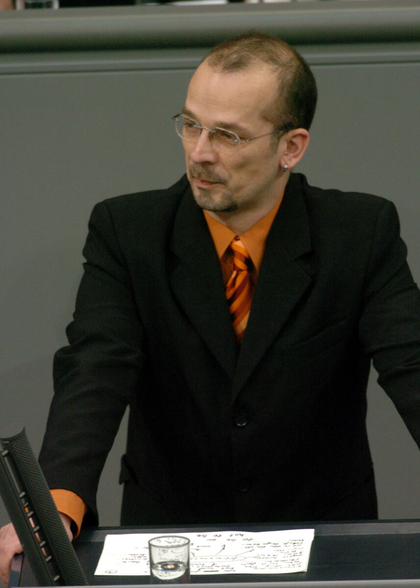 Heilmann, Lutz Lutz Heilmann, DIE LINKE, Bundestagsabgeordneter, Abgeordneter, Mitglied des Deutschen Bundestages, MdB, Rede, Deutscher Bundestag, 82. Sitzung, ZP 4 bis 12, Top 9, Thema: Klimaschutz, Kfz-Steuer, Redner 11.; Rednerpult.