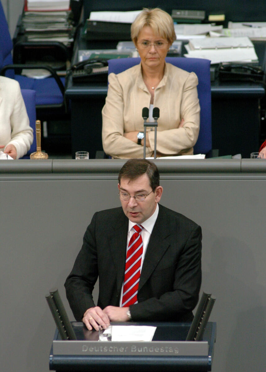 Ruck, Christian; Kastner, Susanne Dr. Christian Ruck, CDU/CSU, Bundestagsabgeordneter, Abgeordneter, Mitglied des Deutschen Bundestages, MdB, Rede, Deutscher Bundestag, 79. Sitzung, TOP 4, Thema: Entwicklungspolitik, Vorsitz: Bundestagsvizepräsidentin Dr. h. c. Susanne Kastner, SPD.; Rednerpult.