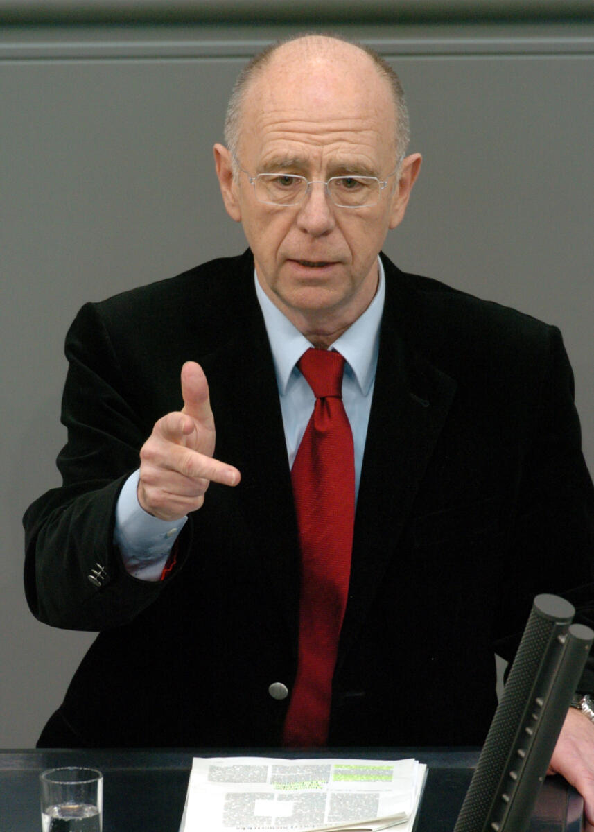 Riester, Walter Walter Riester, SPD, Bundestagsabgeordneter, Abgeordneter, Mitglied des Deutschen Bundestages, MdB, Rede, Deutscher Bundestag, 79. Sitzung, TOP 4, Thema: Entwicklungspolitik, Redner 6.; Rednerpult.